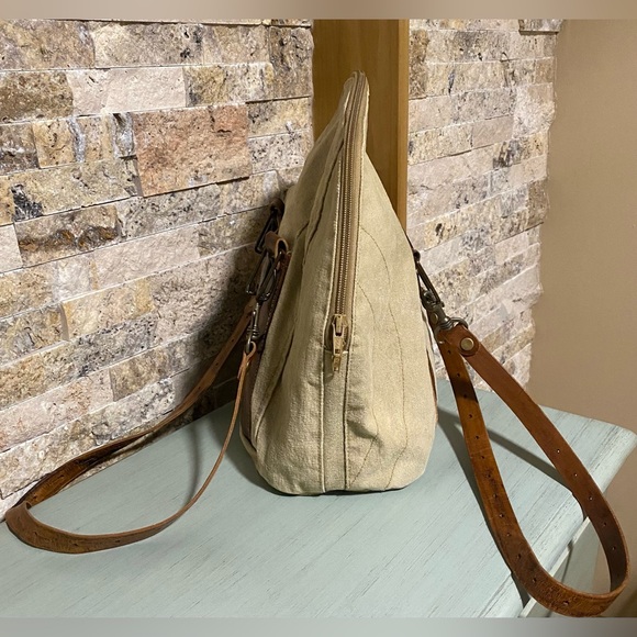 🍁🪵Neutral Canvas and Leather Satchel - Picture 2 of 6